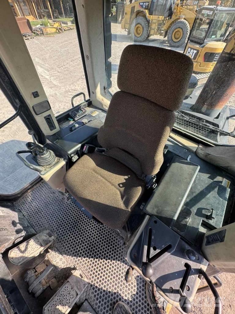 CAT 963 C Гусеничні вантажники
