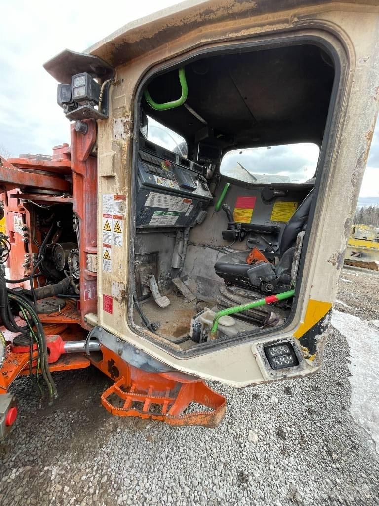 Sandvik LH 514 Підземні навантажувачі