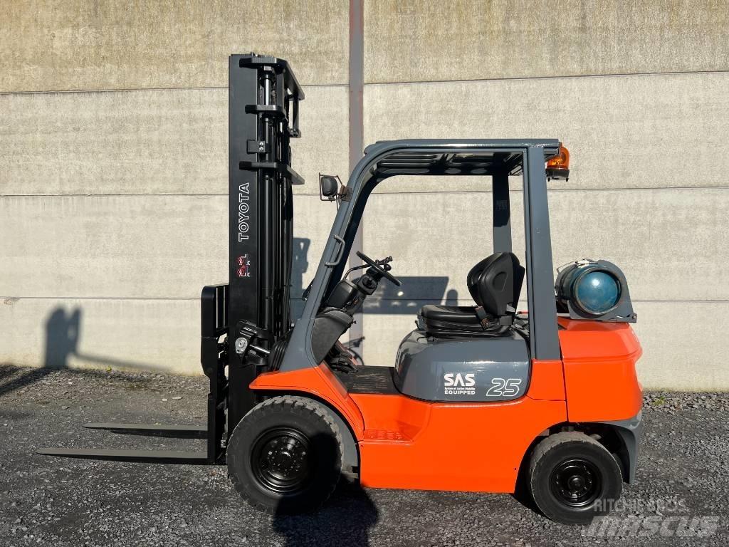 Toyota 42-7FGF25 Газові навантажувачі