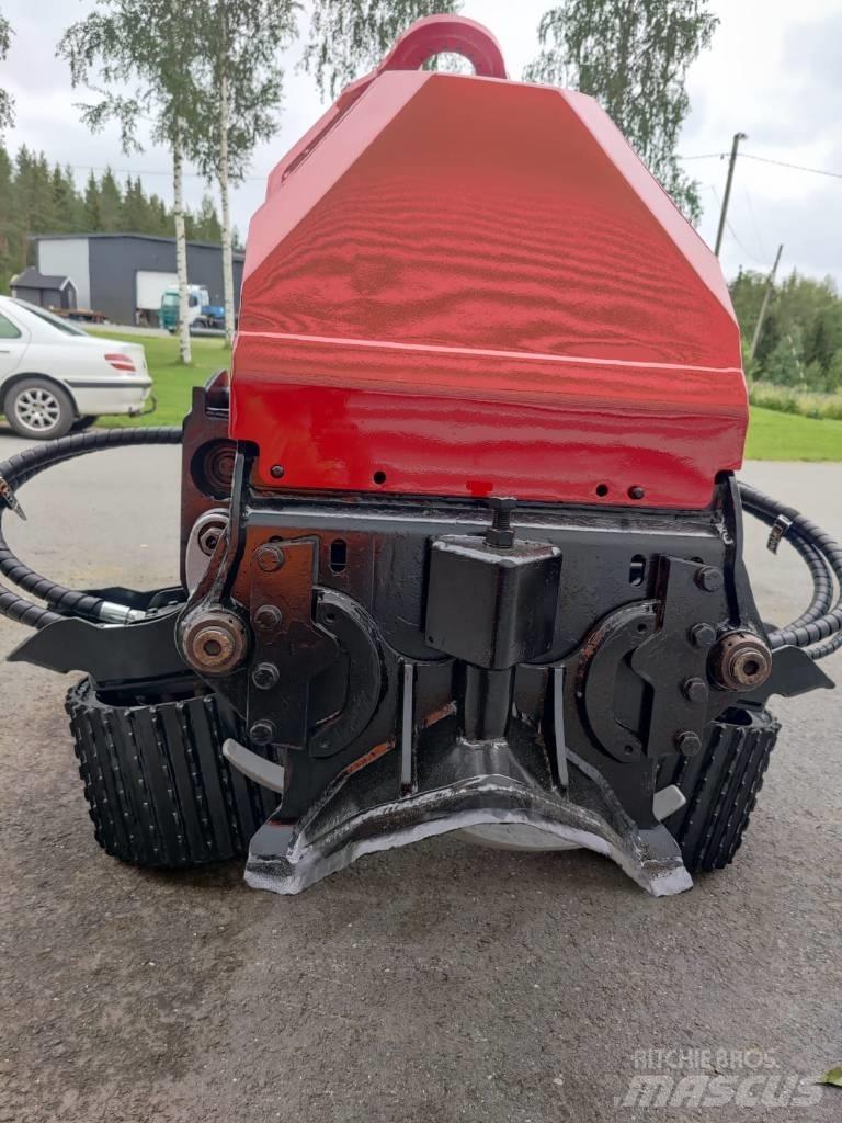 Komatsu 360.2 Валочні головки