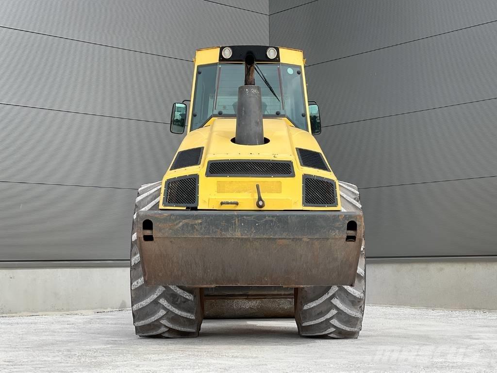 Bomag BW 213 DH-4 Грунтові котки