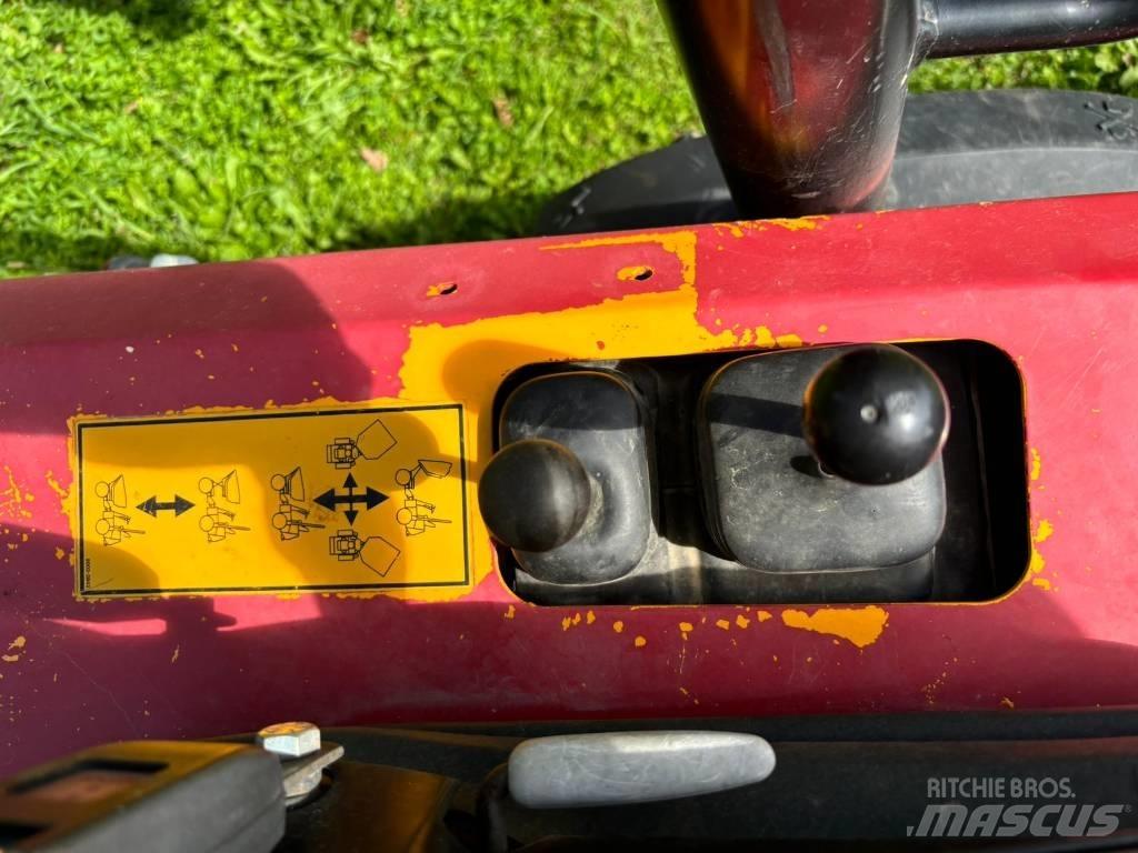 JCB 2 THS Міні самоскиди