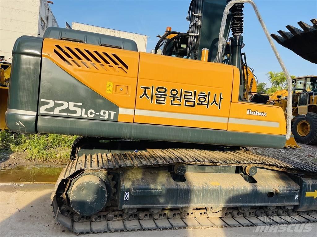Hyundai 225 lc 9t Гусеничні екскаватори