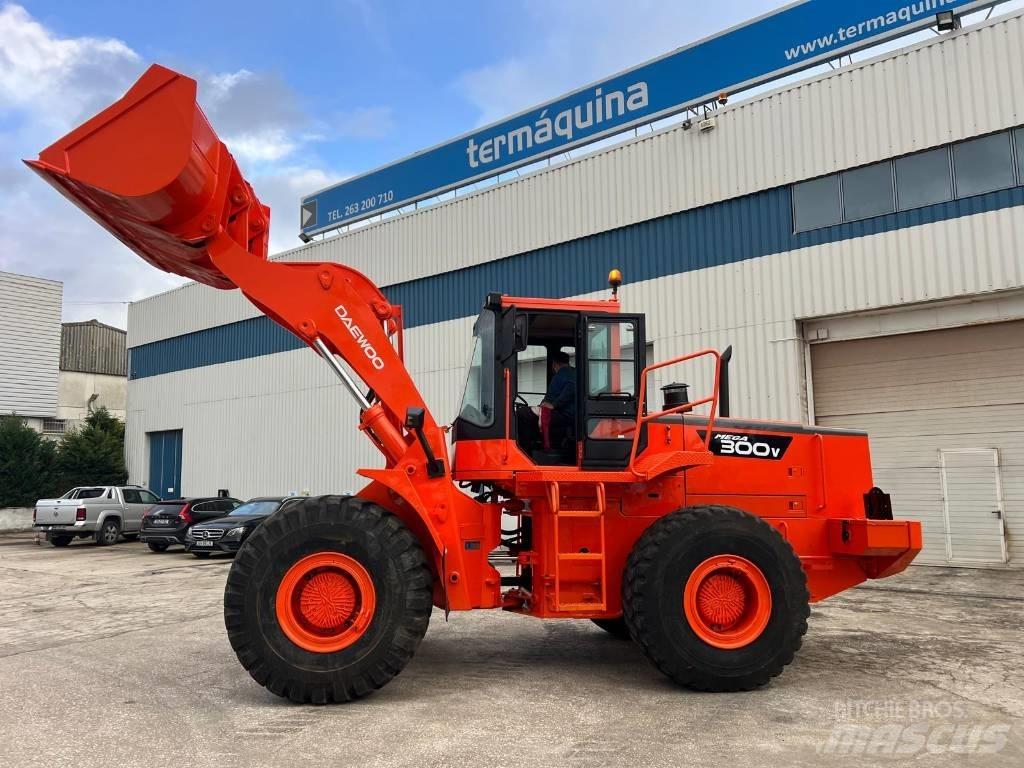 Daewoo Mega 300 III Фронтальні навантажувачі
