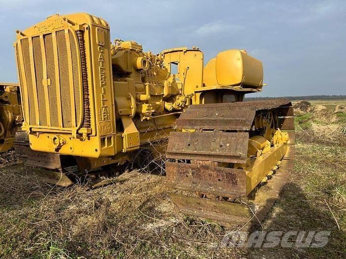 CAT D4 - Гусеничні бульдозери