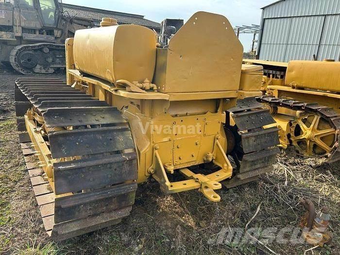 CAT D4 - Гусеничні бульдозери