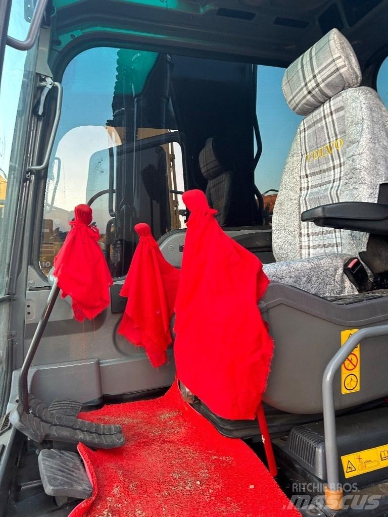 Volvo EC 210 Гусеничні екскаватори