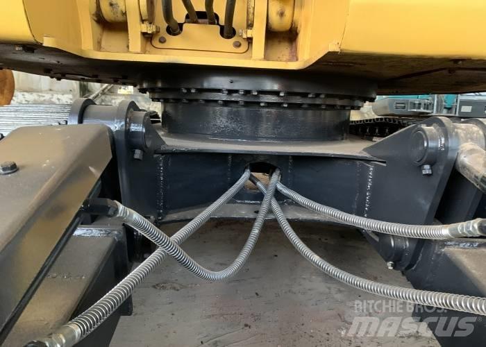 Komatsu PC138 Гусеничні екскаватори