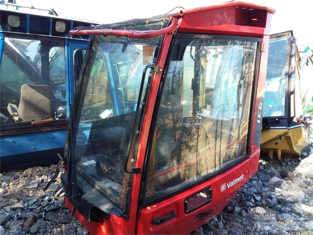 Valmet 931 Кабіна