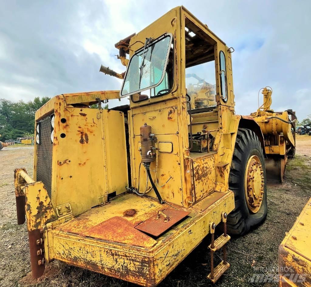 CAT 631 D Поливальні машини
