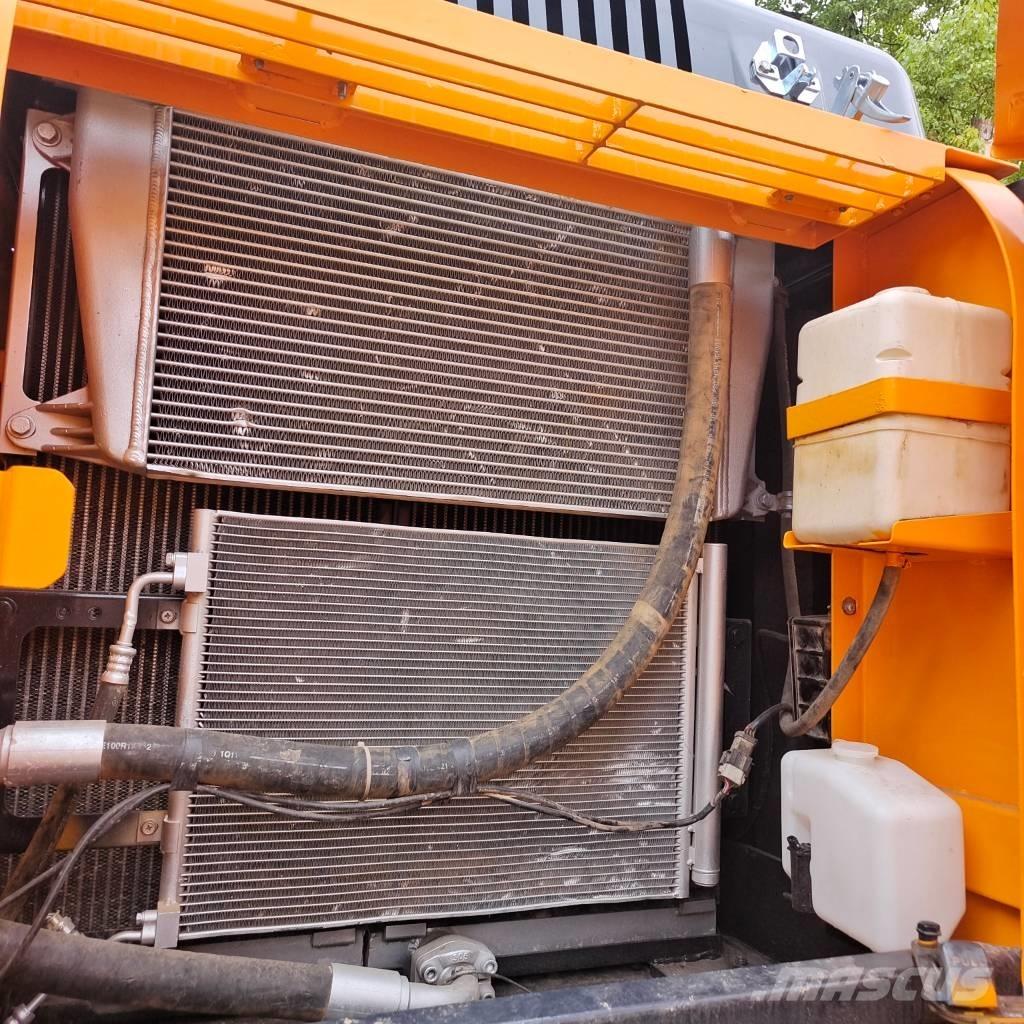 Hyundai 220LC-9S Гусеничні екскаватори