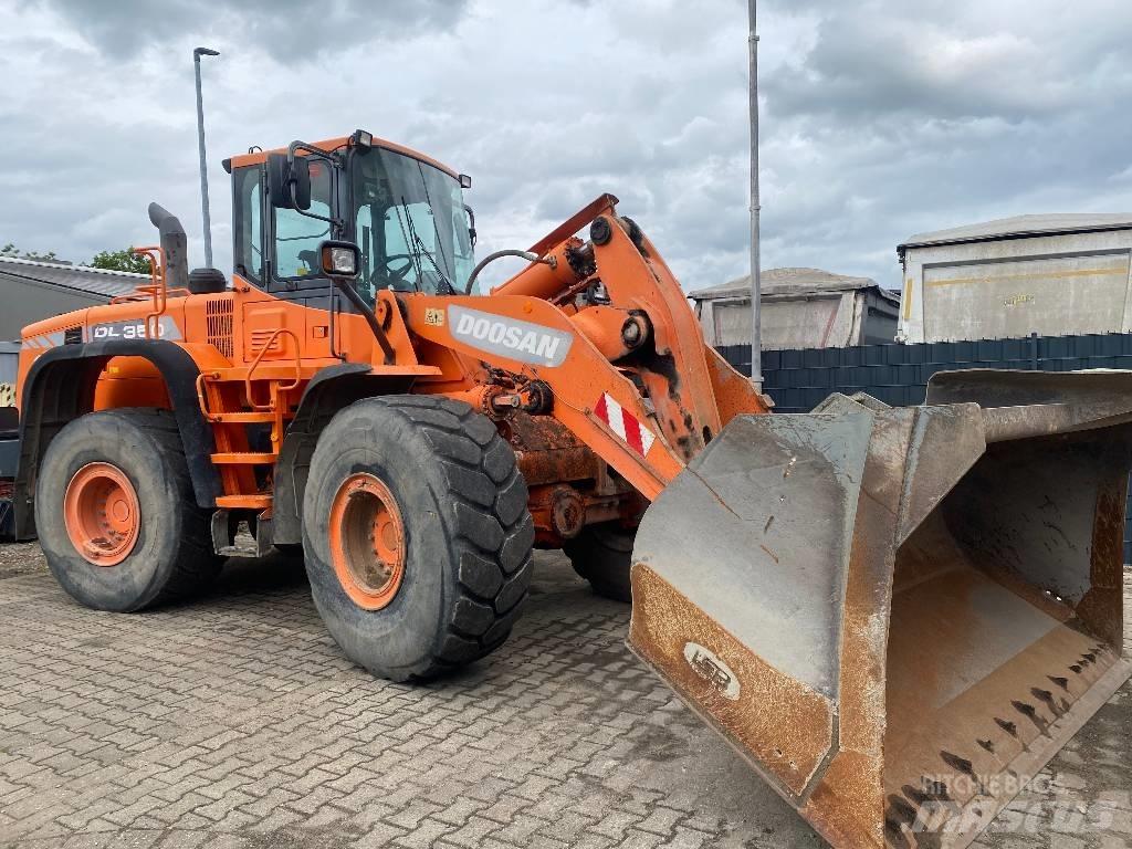 Doosan DL 350-3 Фронтальні навантажувачі