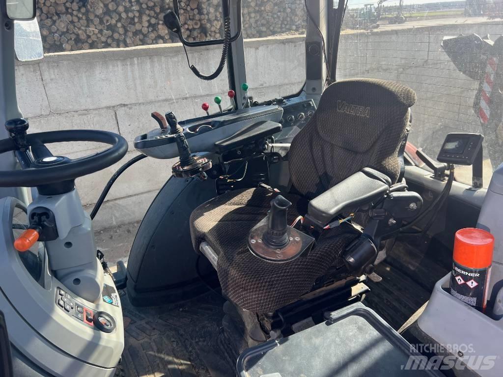 Valtra 234H Трельовочні трактора