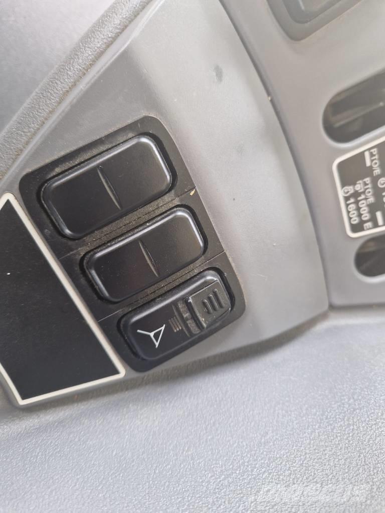 Kubota M7132 KVT Трактори