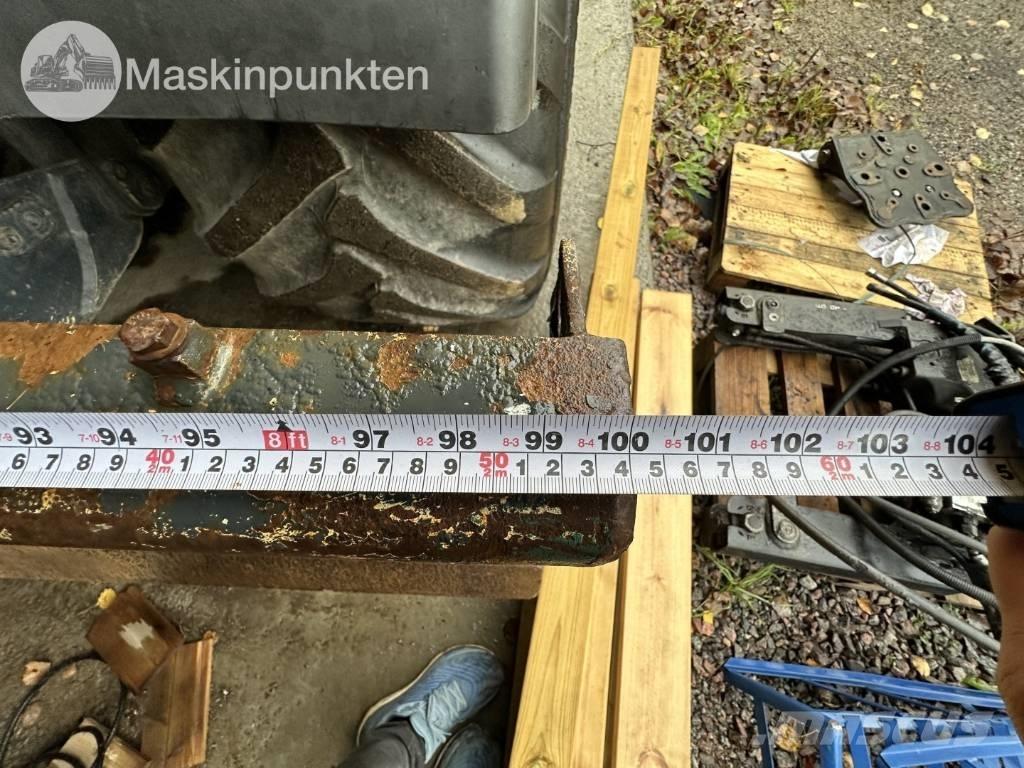 Komatsu PW 148-8 Колісні екскаватори