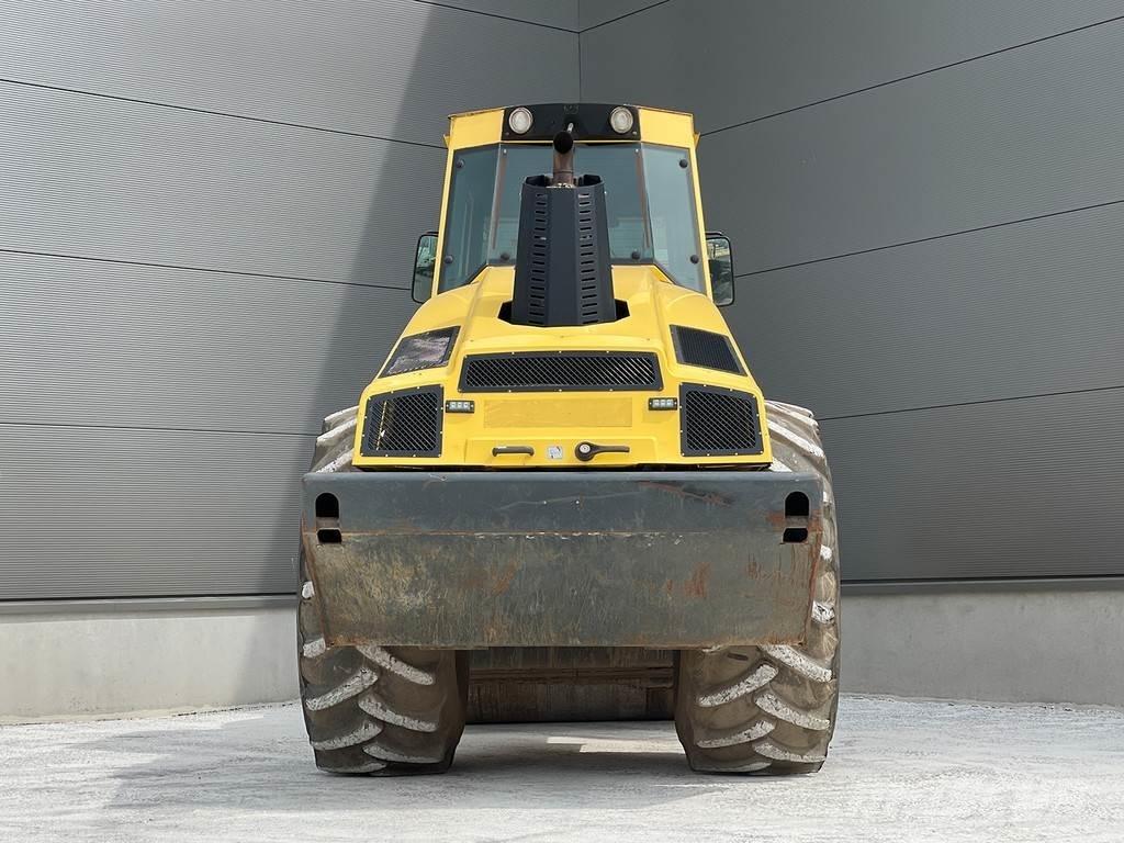 Bomag BW 216 DH-4i Грунтові котки