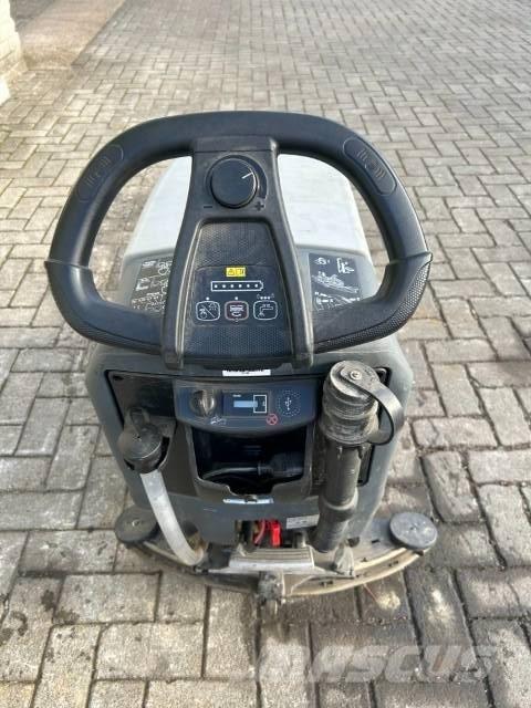 Nilfisk SC 40143 BD Підмітальні машини