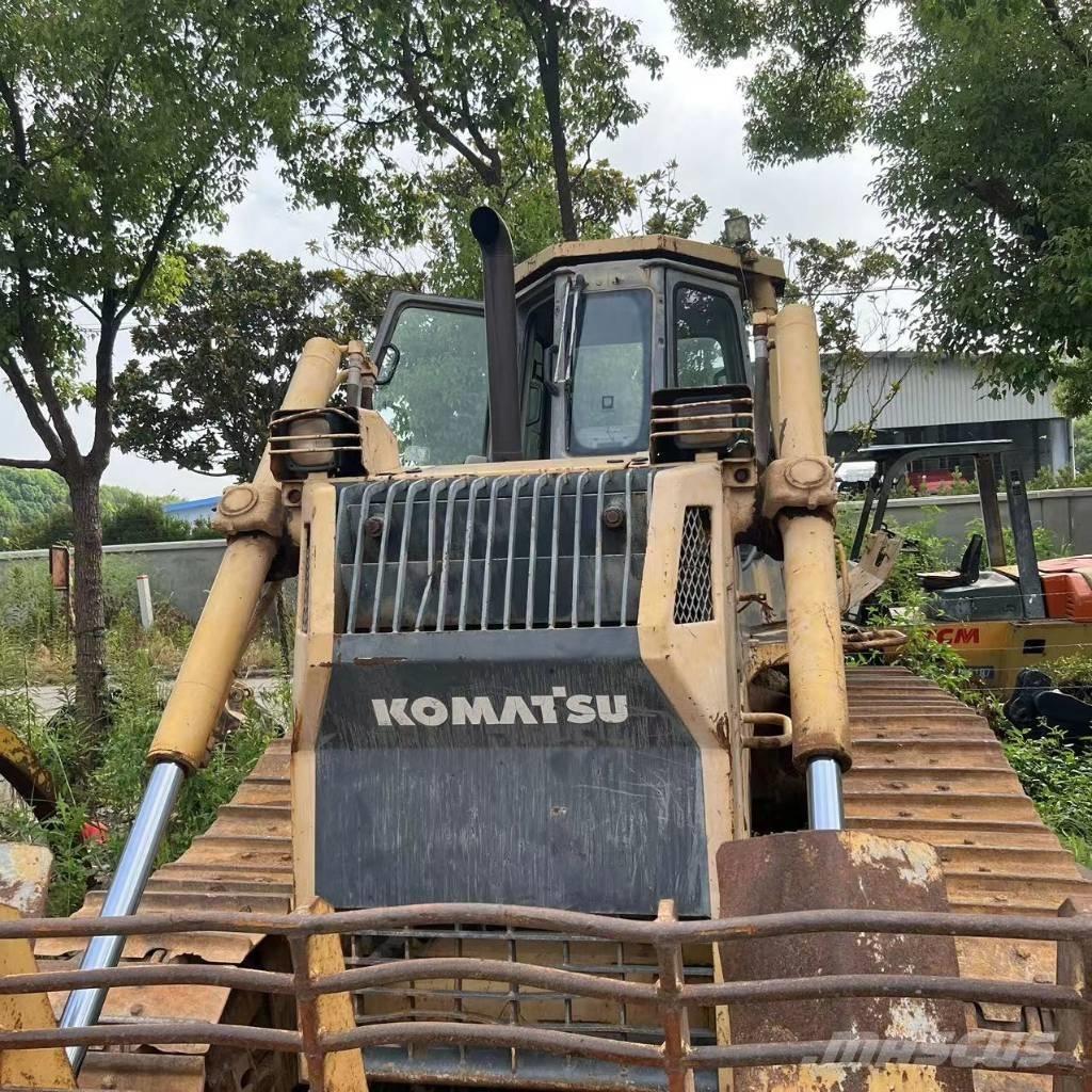 Komatsu D 65 P-12 Гусеничні бульдозери