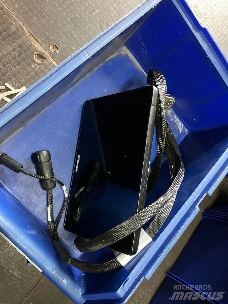 Trimble GFX 750 Інше додаткове обладнання для тракторів