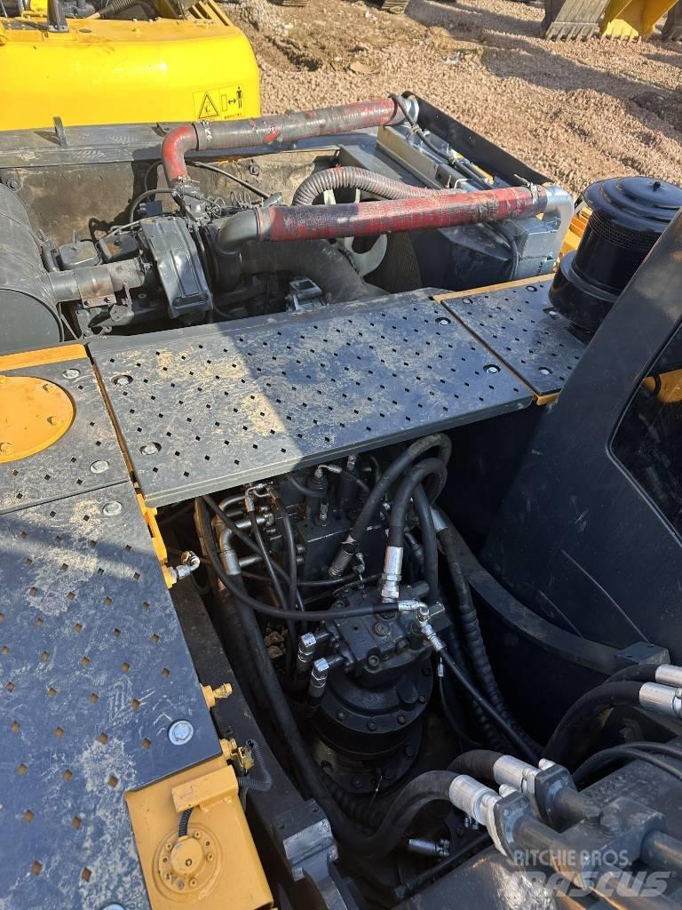 Hyundai Robex 215 Гусеничні екскаватори