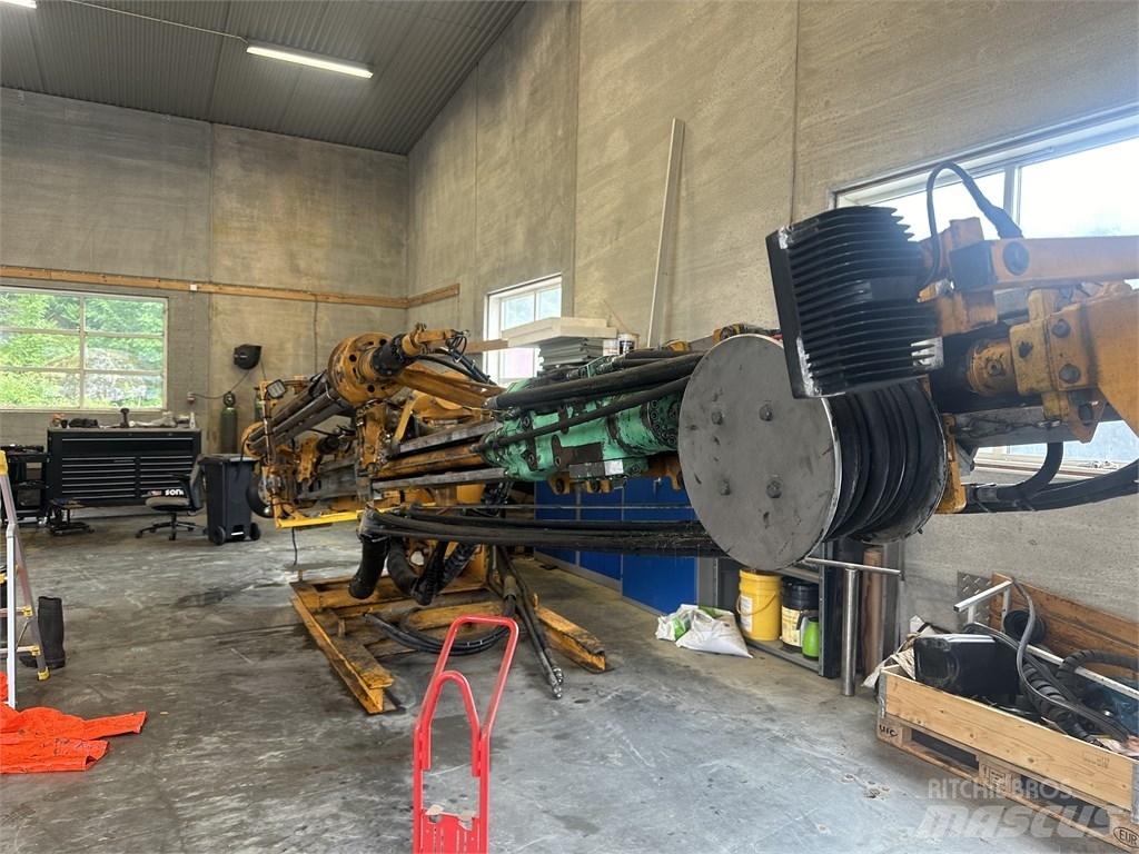 CAT 335 F L Свердлильні установки