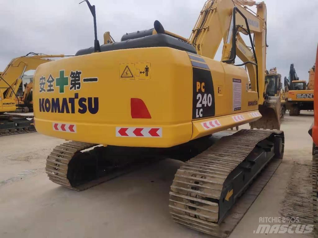 Komatsu PC 240 Гусеничні екскаватори