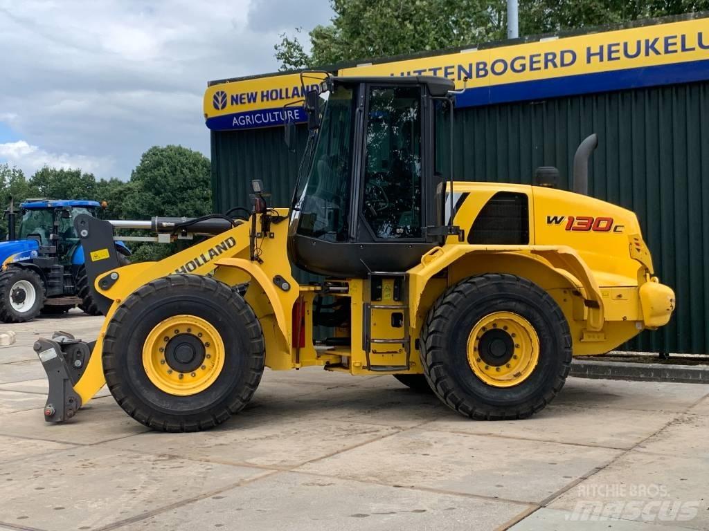 New Holland W 130 C Фронтальні навантажувачі