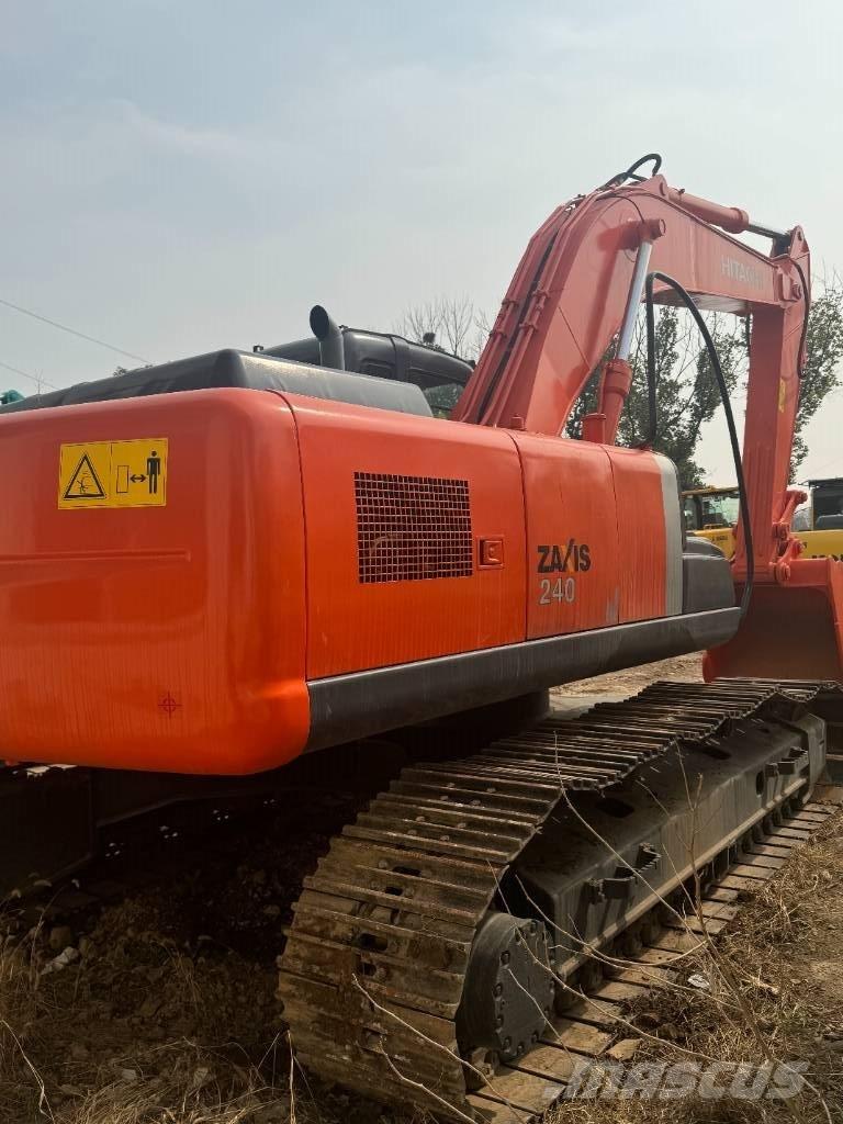 Hitachi ZX 240 Гусеничні екскаватори