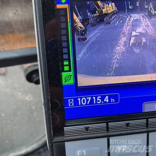 Komatsu PC240 Гусеничні екскаватори