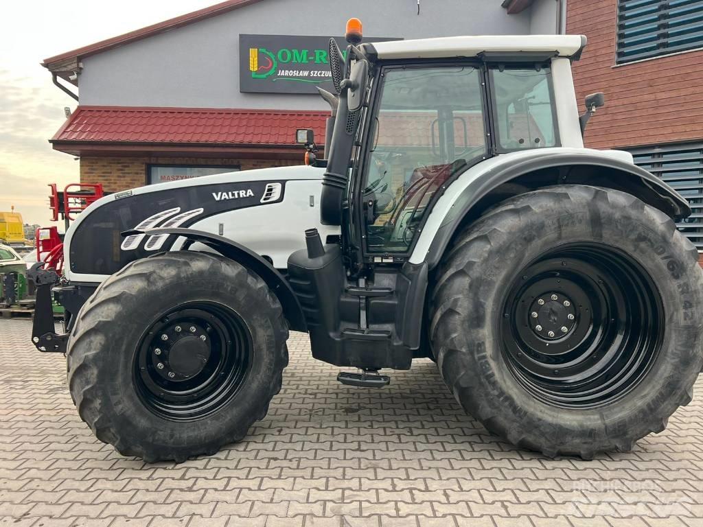Valtra T 202 Versu Трактори