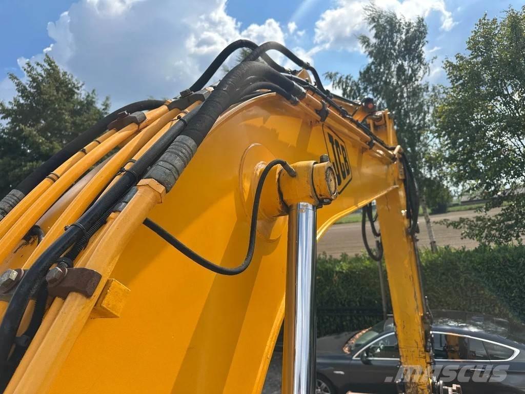 JCB JS190 LC Гусеничні екскаватори