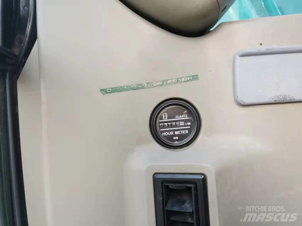Kobelco SK 135 Гусеничні екскаватори