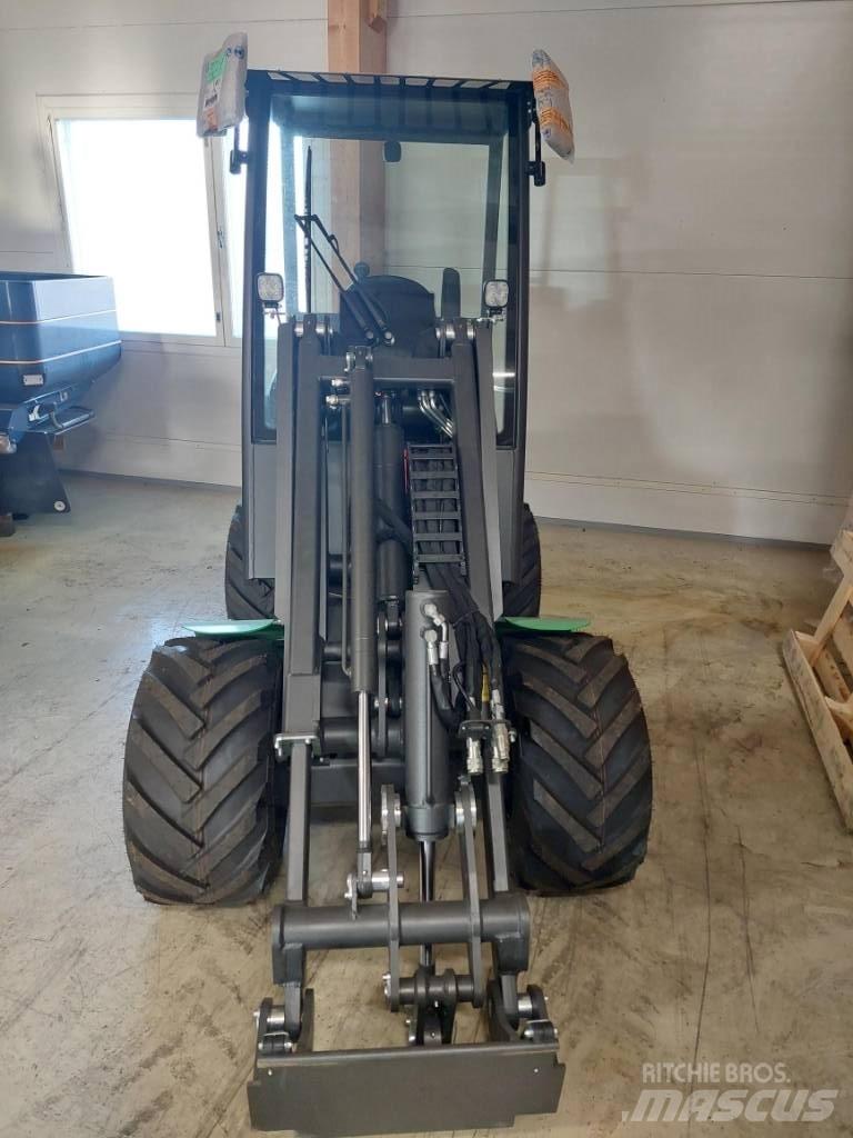 Castloaders 800 ECO Багатофункціональне обладнання для вантажних і землекопальних робіт