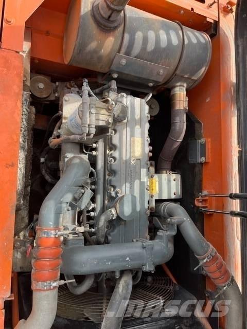 Doosan DX 225 LC Гусеничні екскаватори