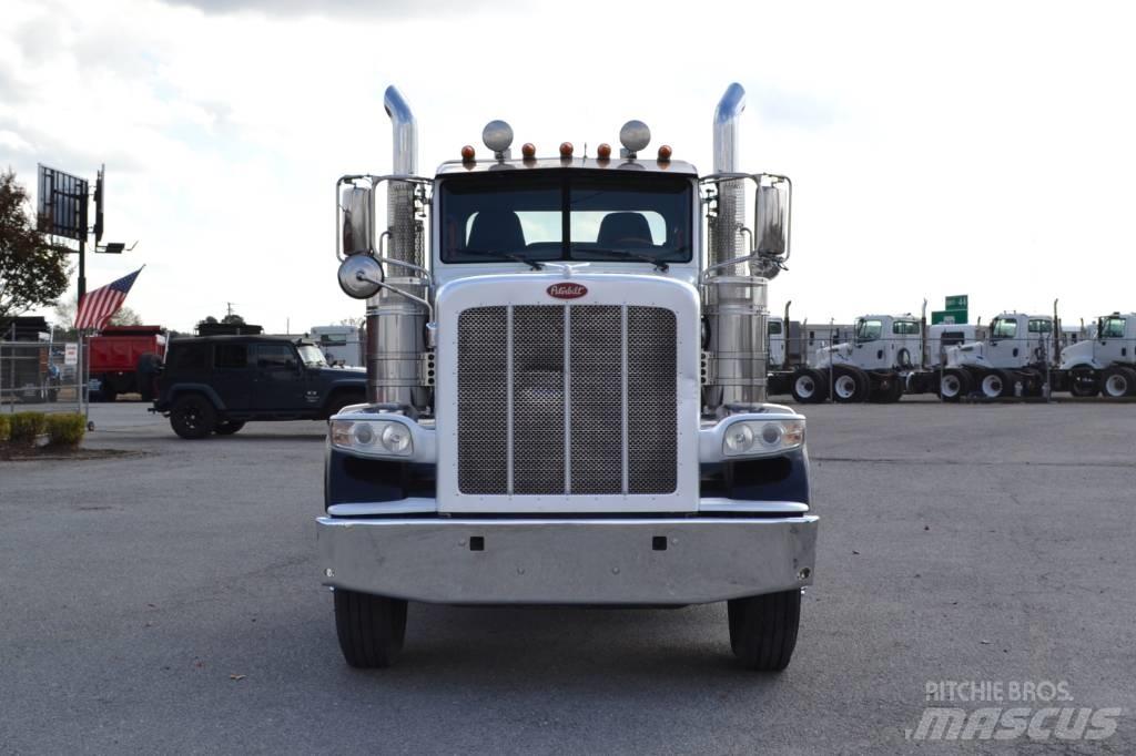 Peterbilt 389 Тягачі