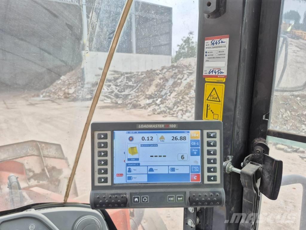 Hitachi ZW 250-6 Фронтальні навантажувачі