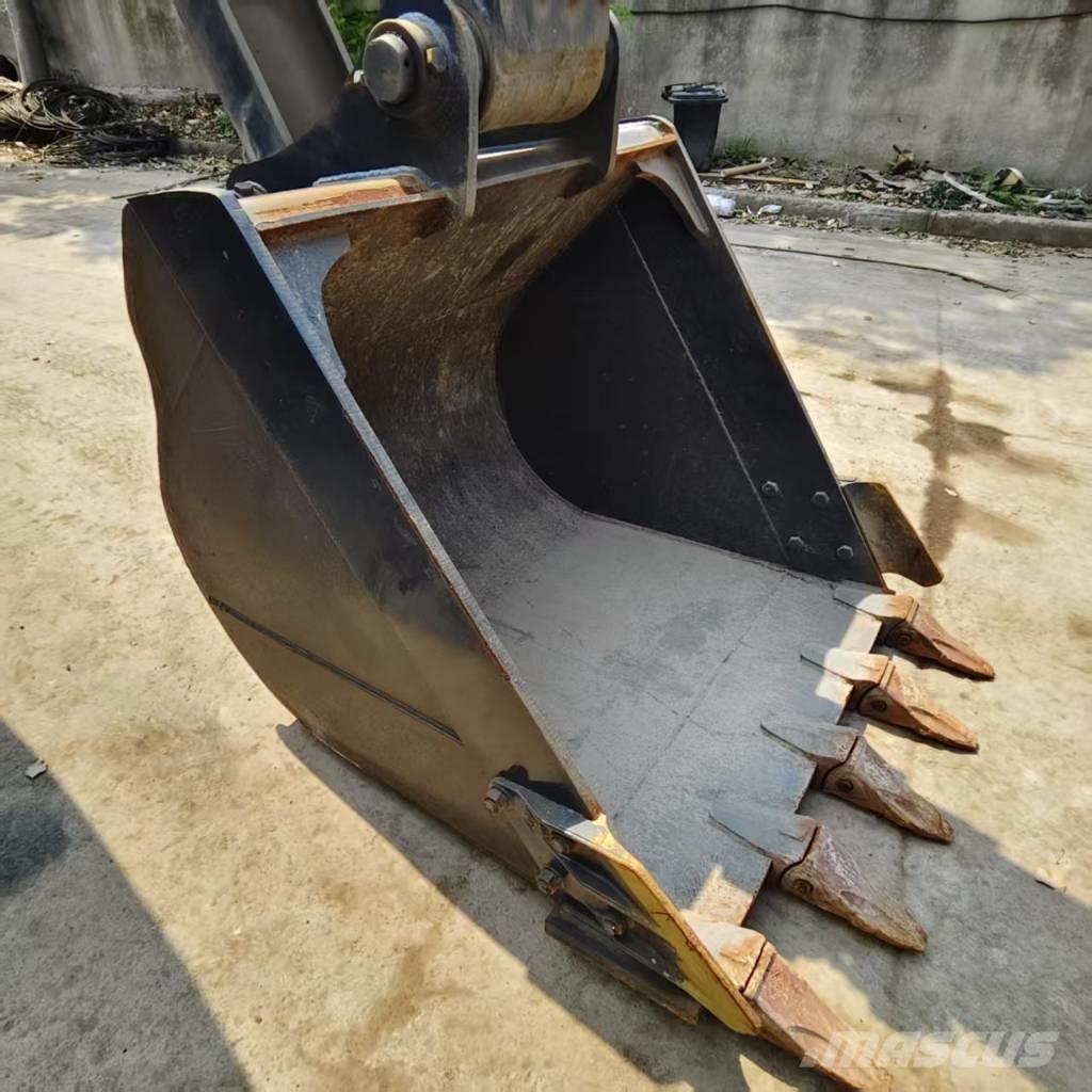 Volvo EC 220 Гусеничні екскаватори