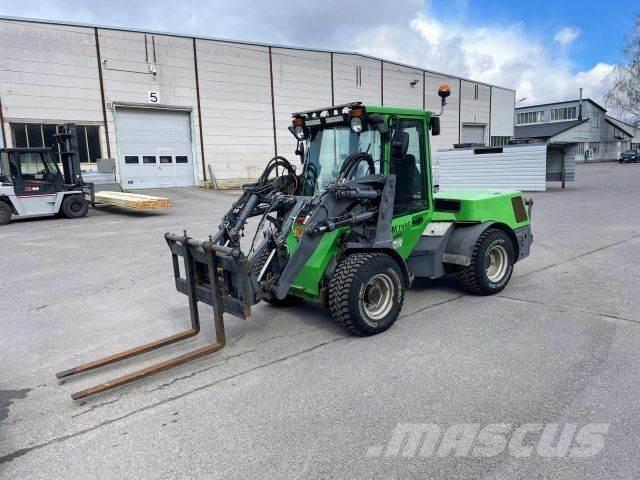 LM Trac 486 Трактори