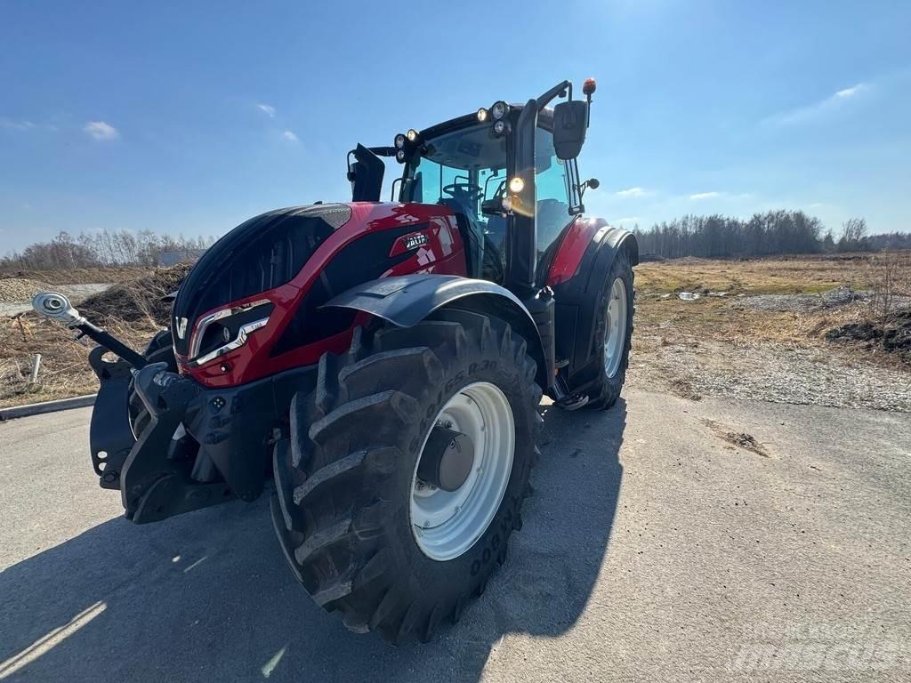 Valtra T255V Трактори
