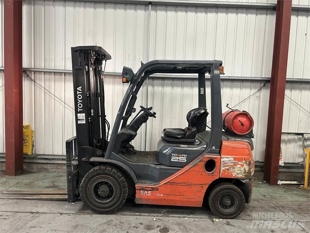 Toyota 02-8FGF25 Газові навантажувачі
