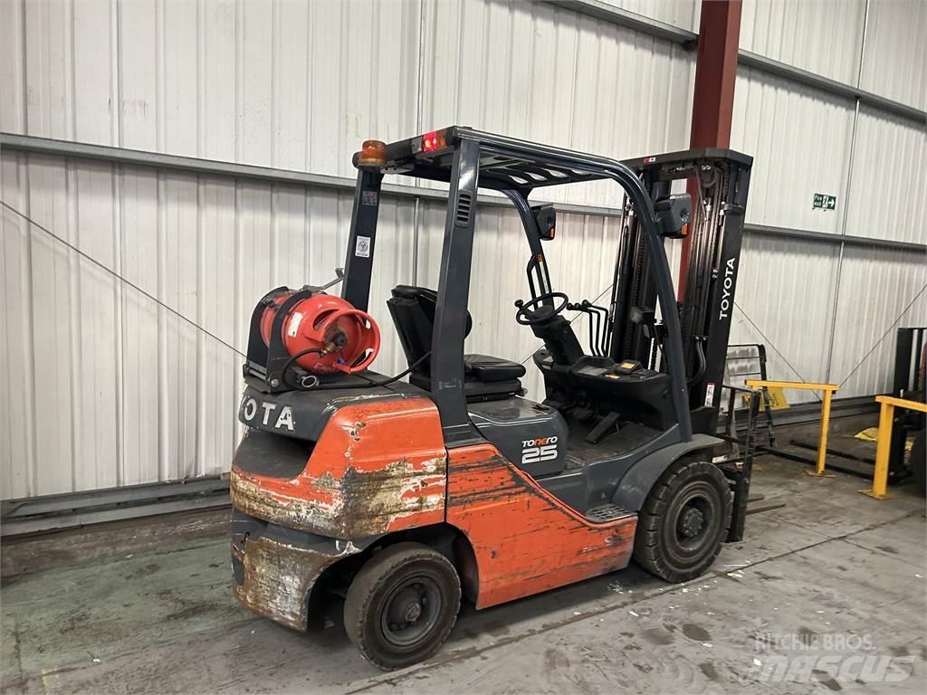 Toyota 02-8FGF25 Газові навантажувачі