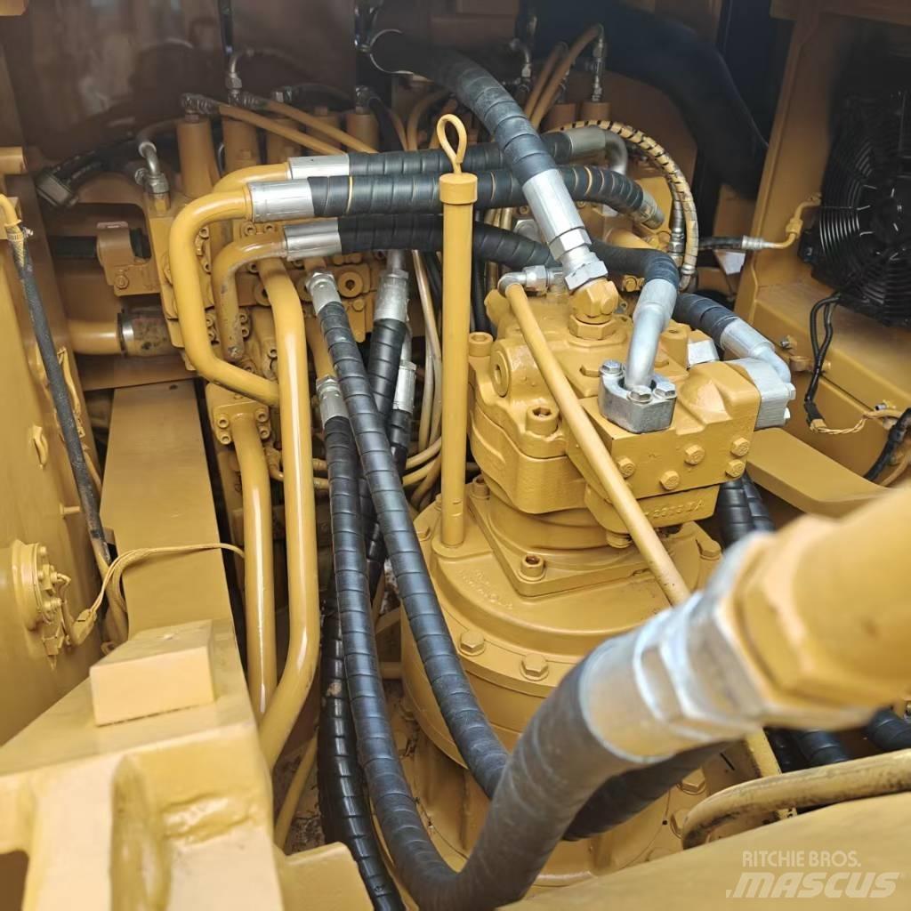 CAT 326DL Гусеничні екскаватори