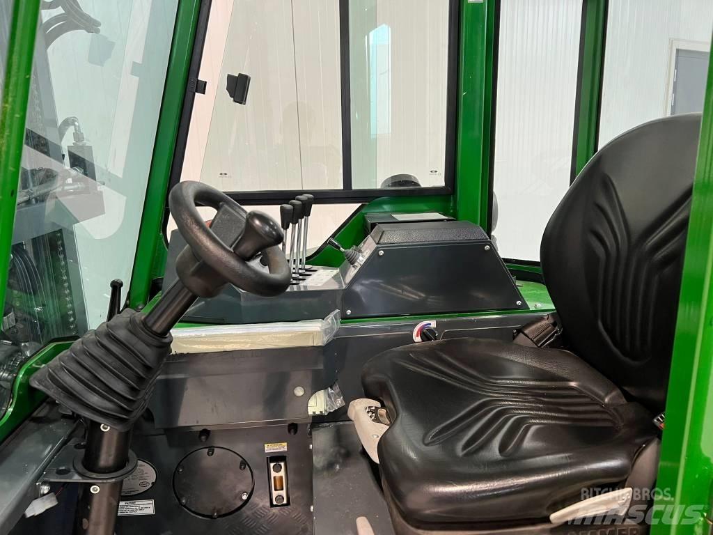 Combilift CB2500 lpg Чотириходові річ-траки