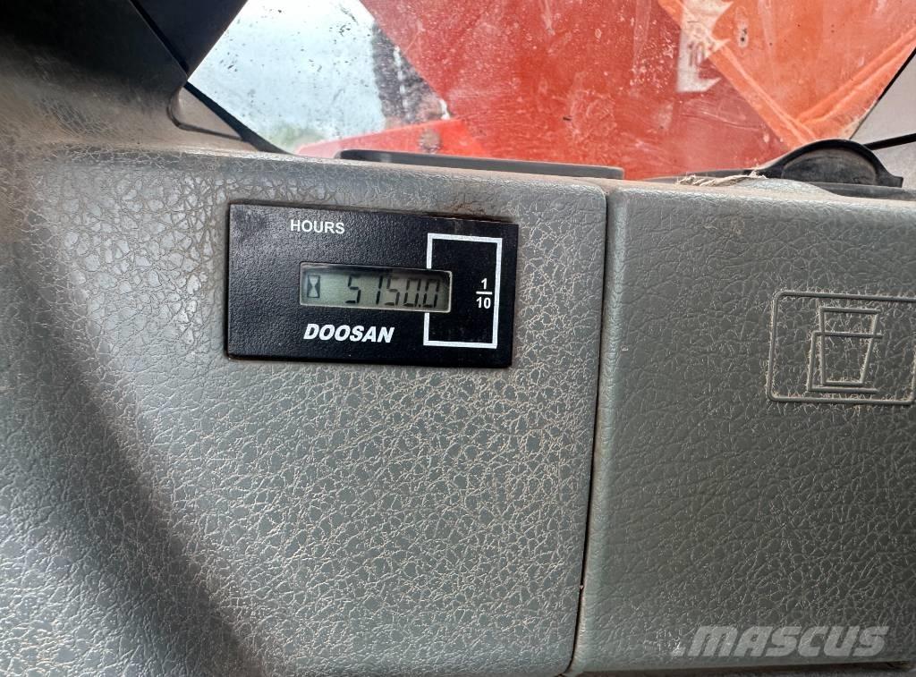 Doosan DX 140 LCR-3 Гусеничні екскаватори