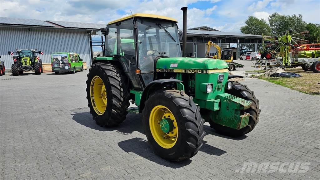 John Deere 2040A Трактори