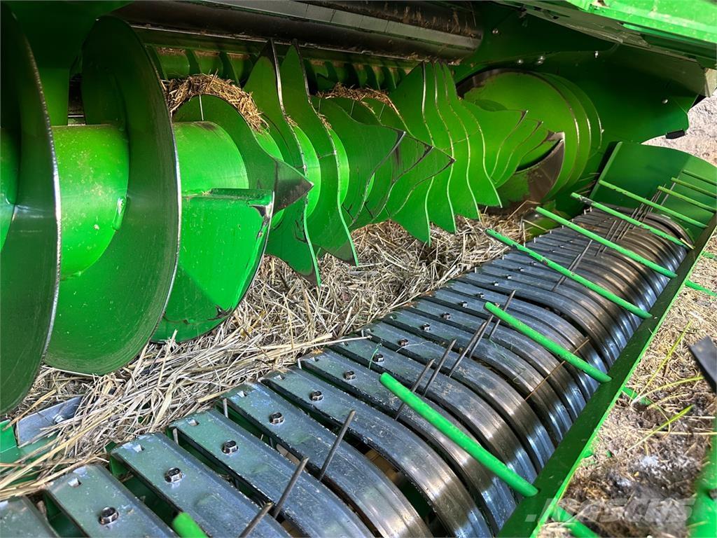 John Deere V461M Рулонні прес-підбирачі