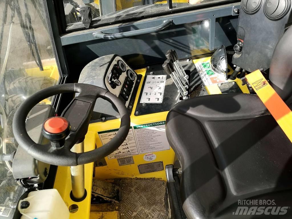 Moffett M8 35.3 Навантажувачі підвищеної прохідності