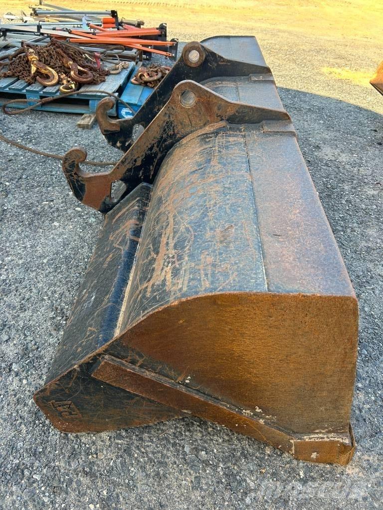 CAT 420F2 IT Екскаватори-навантажувачі