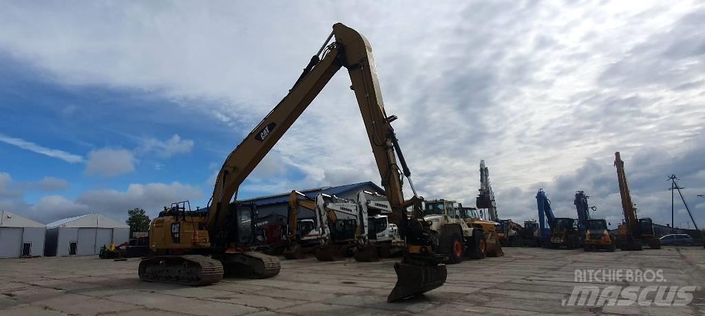 CAT 330 FLN Екскаватори з великим вилітом