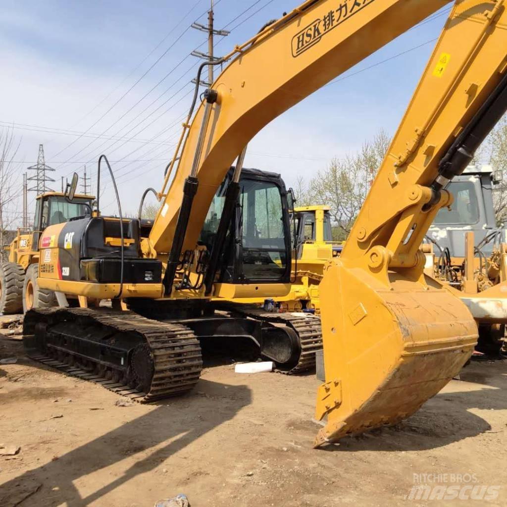 CAT 320D Гусеничні екскаватори